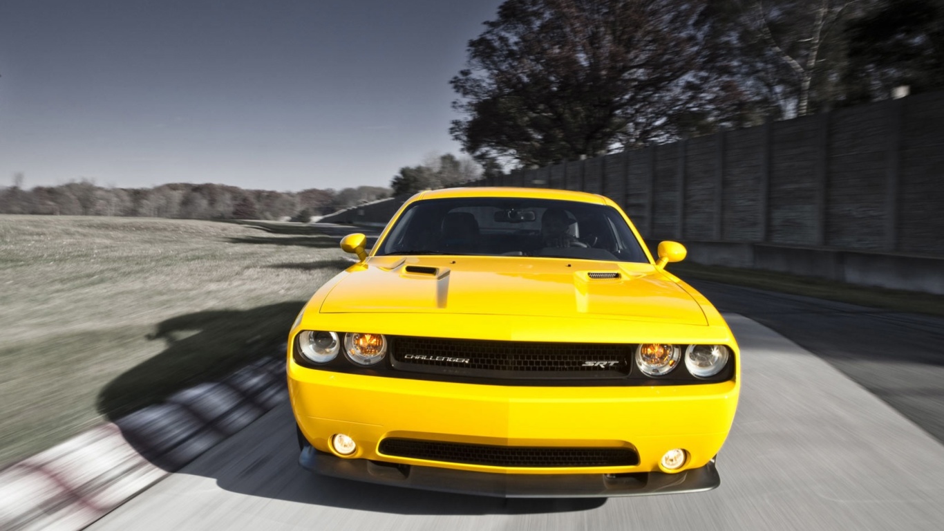 Dodge Challenger SRT8 392 screenshot #1 1366x768