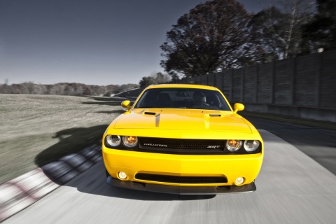 Dodge Challenger SRT8 392 screenshot #1 480x320