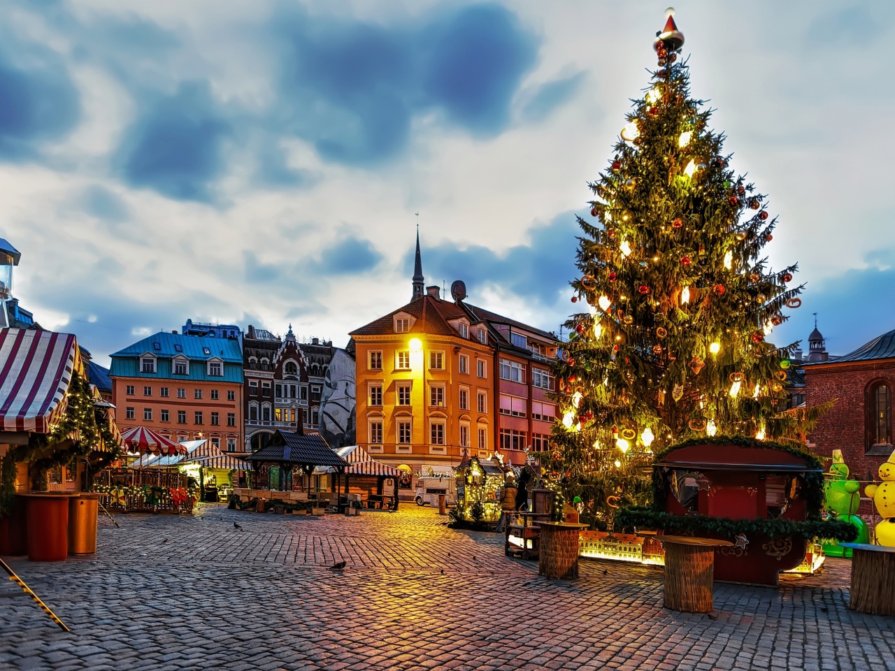 Das Riga Christmas Market Wallpaper 1280x960