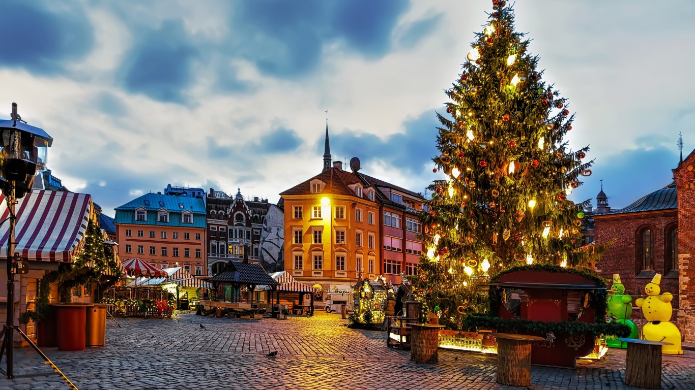 Riga Christmas Market wallpaper 1366x768