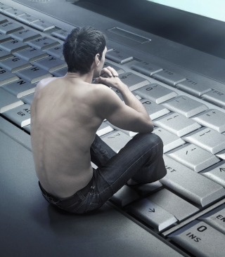 Man Sitting On Keyboard - Obrázkek zdarma pro iPhone 3G