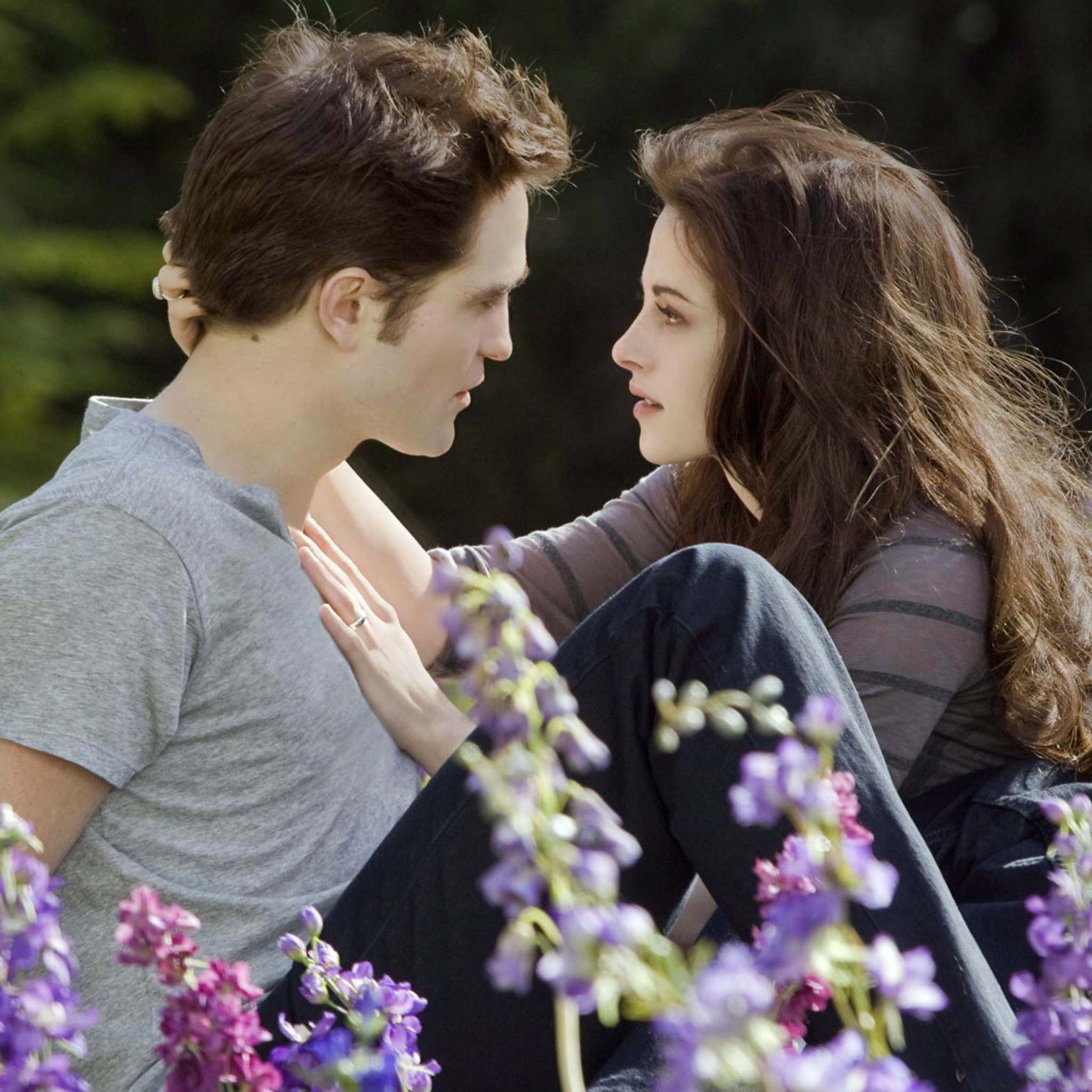 Fondo de pantalla Edward Bella Twilight Breaking Dawn Part 2 2048x2048