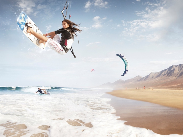 Screenshot №1 pro téma Kitesurf Girl 640x480