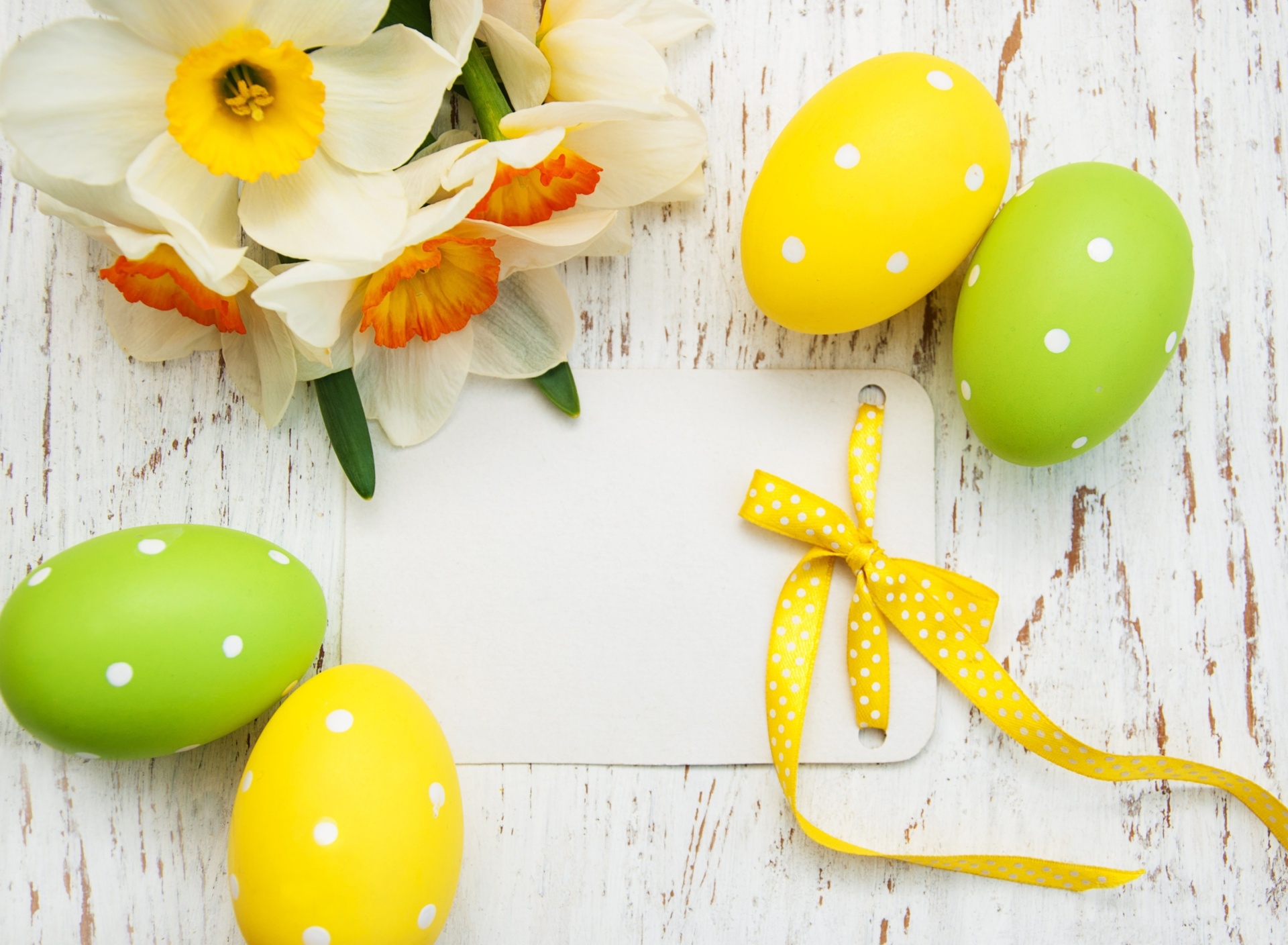 Fondo de pantalla Easter Yellow Eggs Nest 1920x1408