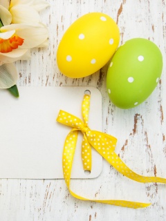 Обои Easter Yellow Eggs Nest 240x320