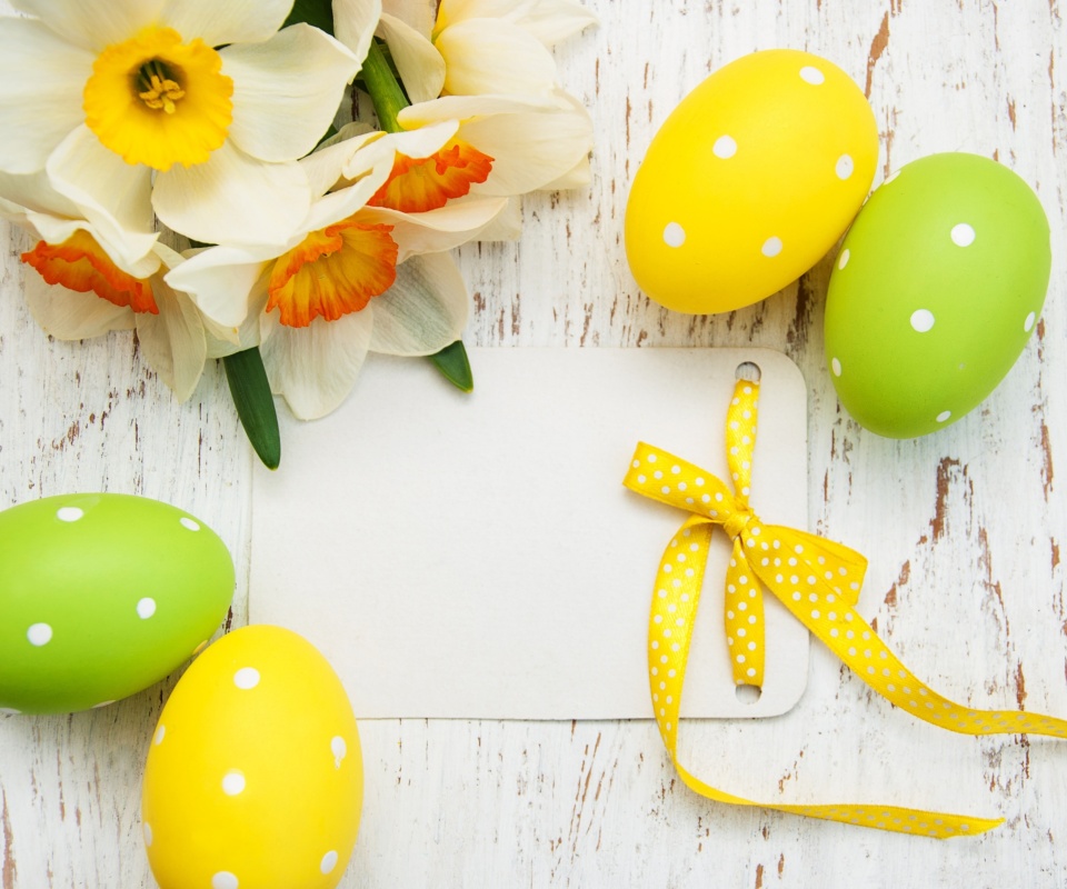 Обои Easter Yellow Eggs Nest 960x800