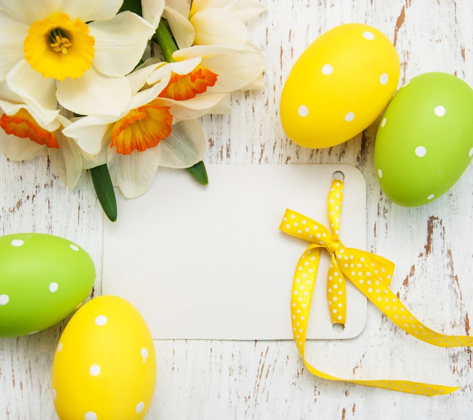 Das Easter Yellow Eggs Nest Wallpaper 960x854