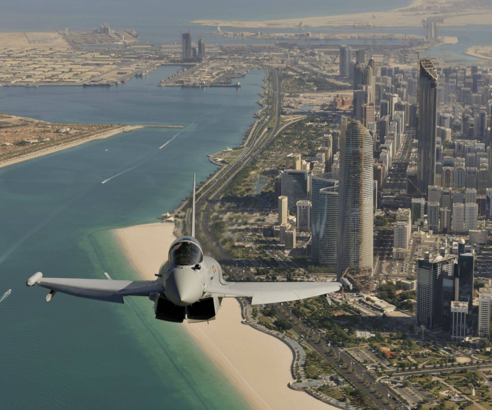 Das Eurofighter Typhoon Above Dubai Wallpaper 960x800