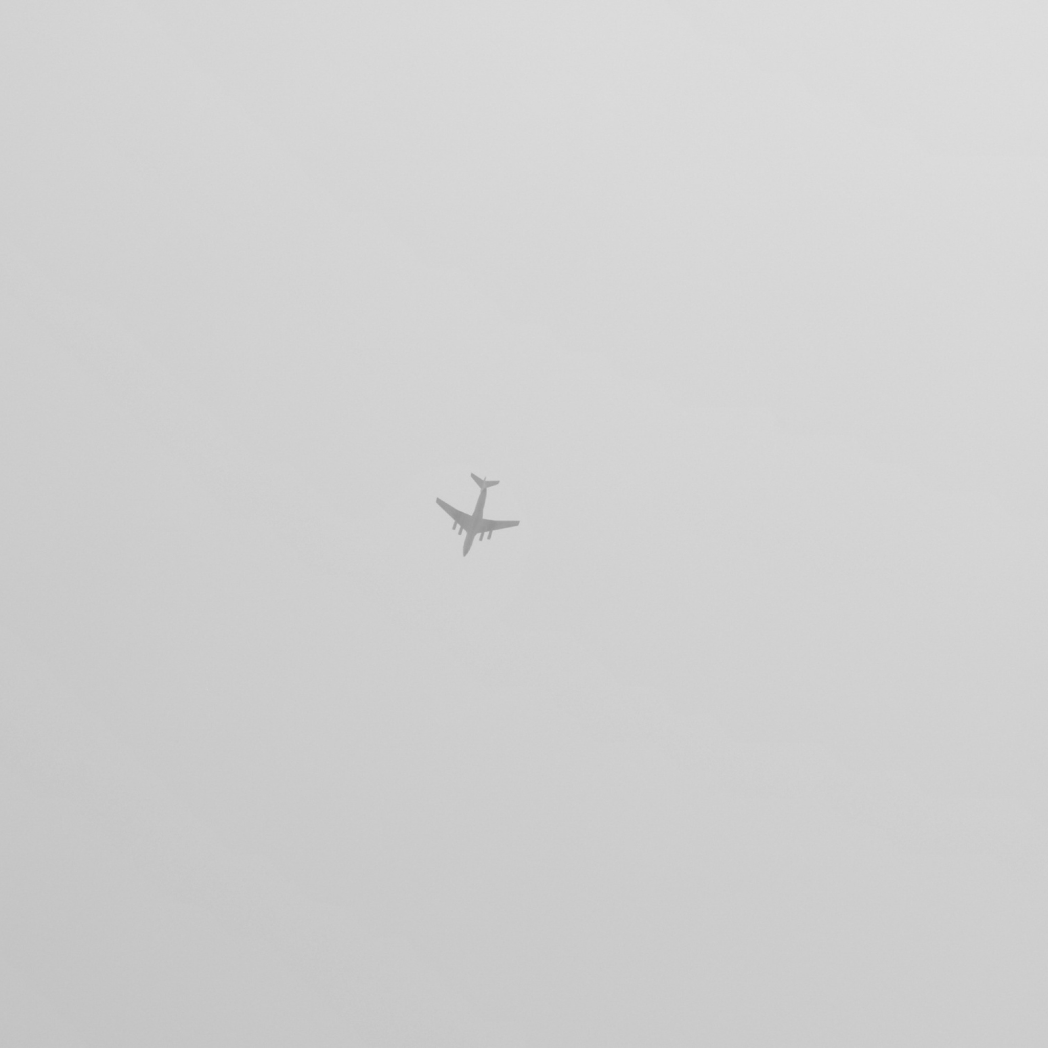 Screenshot №1 pro téma Airplane High In The Sky 2048x2048