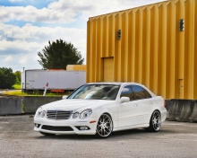 Screenshot №1 pro téma Mercedes Benz E350 220x176