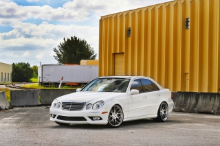 Free Mercedes Benz E350 Picture for Android, iPhone and iPad