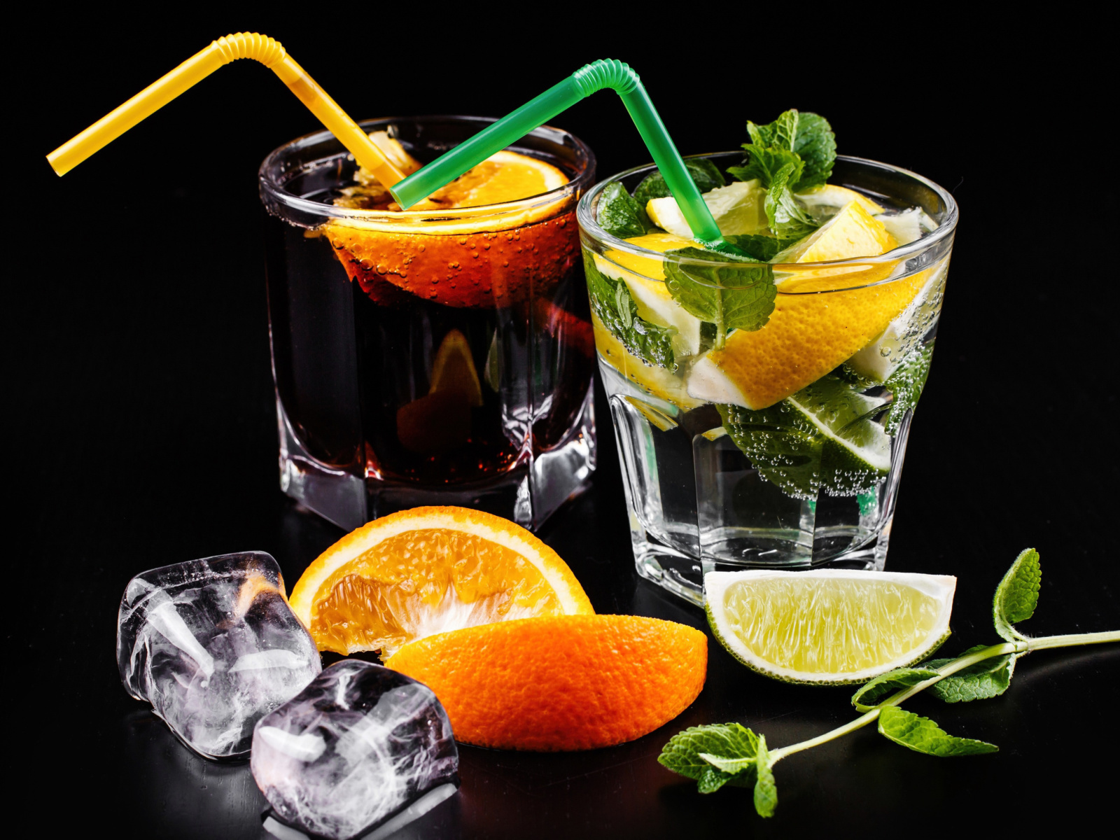 Обои Alcoholic Coctails 1600x1200