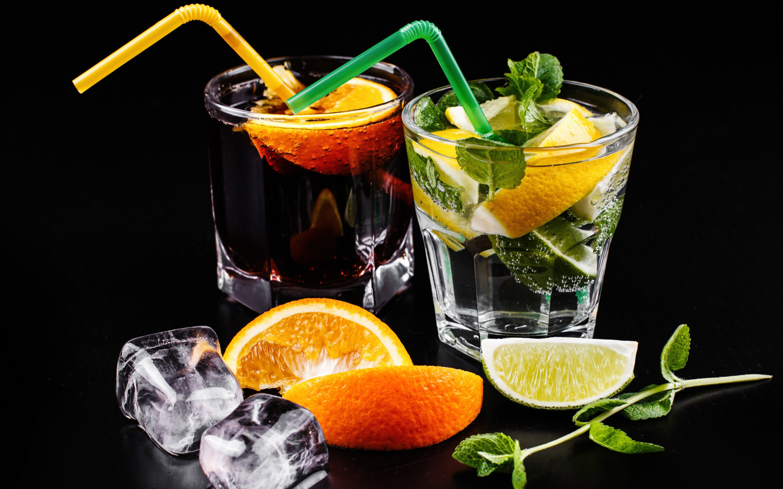 Обои Alcoholic Coctails 2560x1600