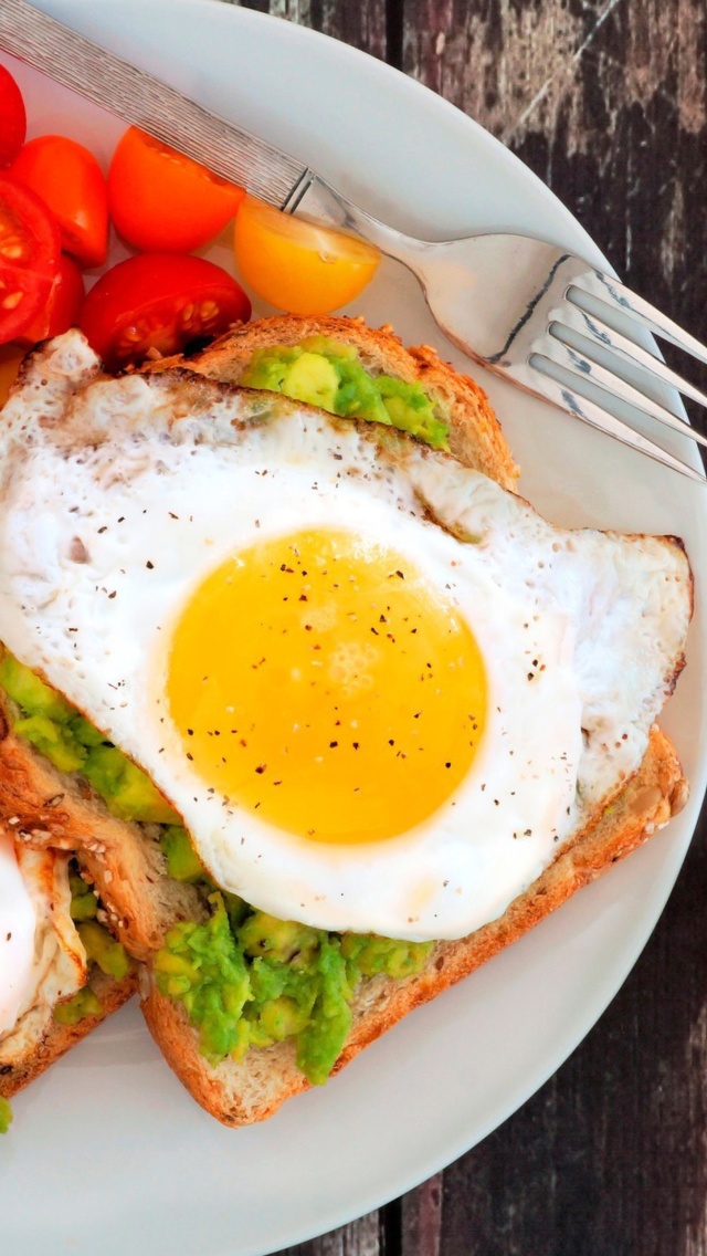 Обои Breakfast avocado and fried egg 640x1136