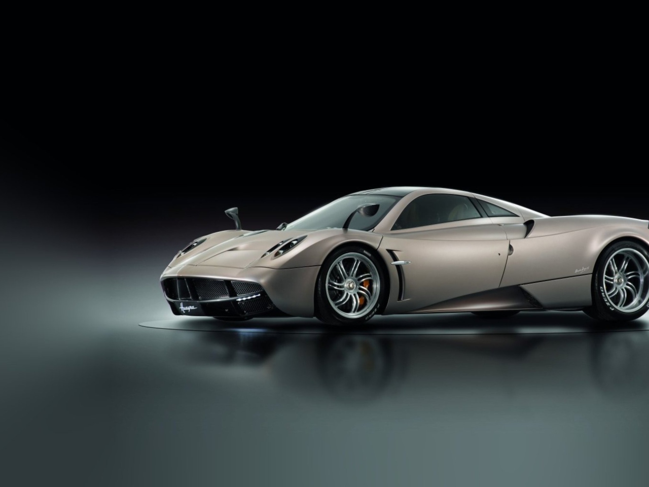 Das Pagani Huayra Wallpaper 1280x960