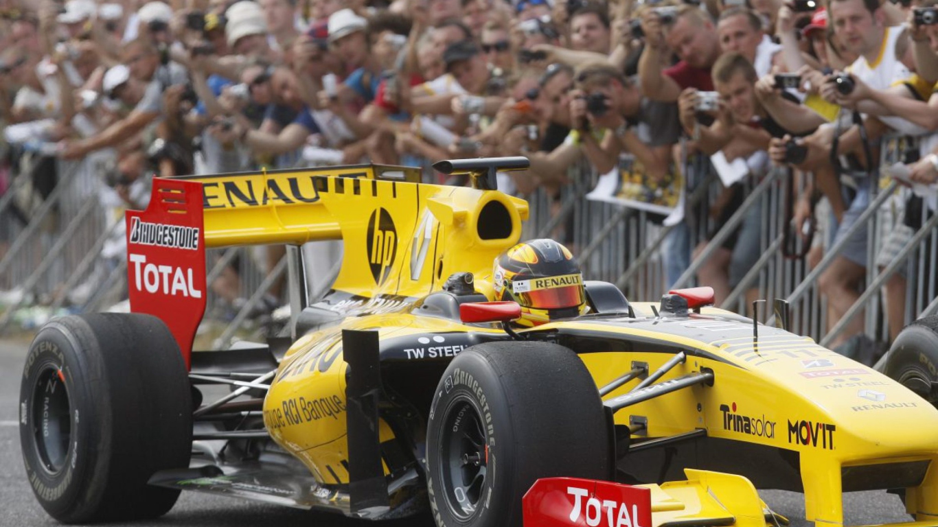 Sfondi N-Gine Renault F1 Team Show, Robert Kubica 1366x768