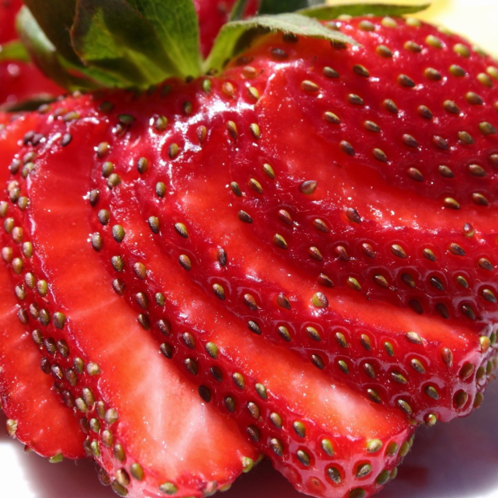 Screenshot №1 pro téma Sliced Strawberries 1024x1024
