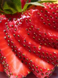 Screenshot №1 pro téma Sliced Strawberries 240x320