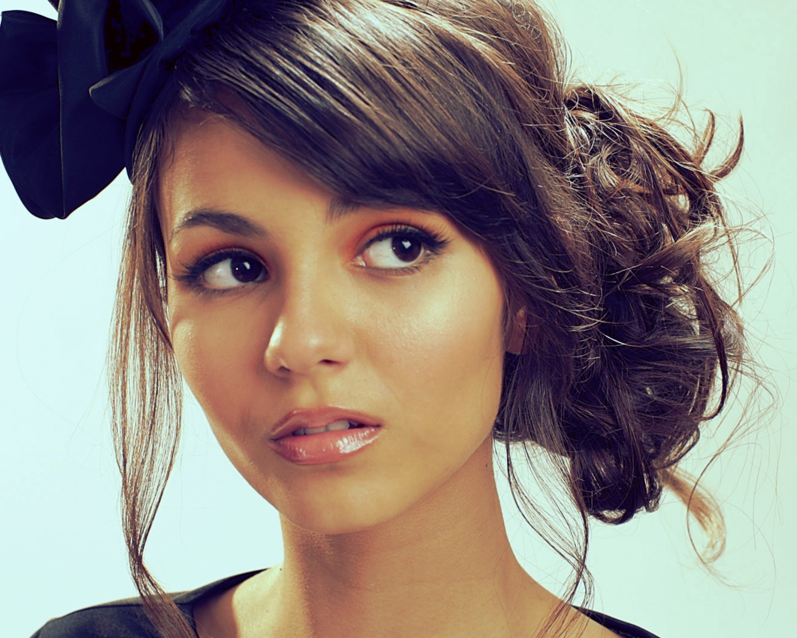 Screenshot №1 pro téma Victoria Justice Portrait 1600x1280