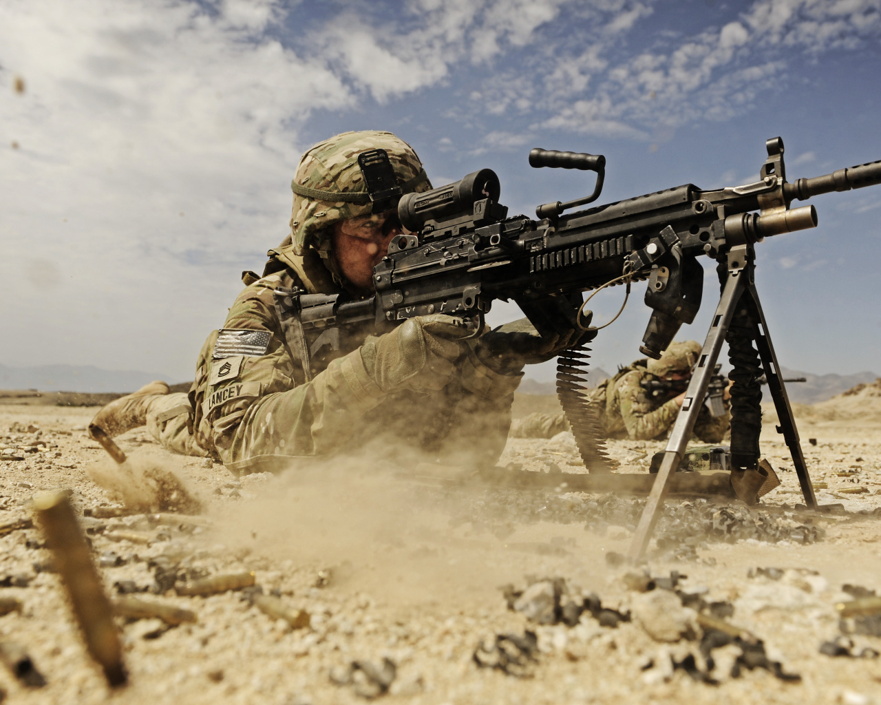 Das Soldier with M60 machine gun Wallpaper 1280x1024
