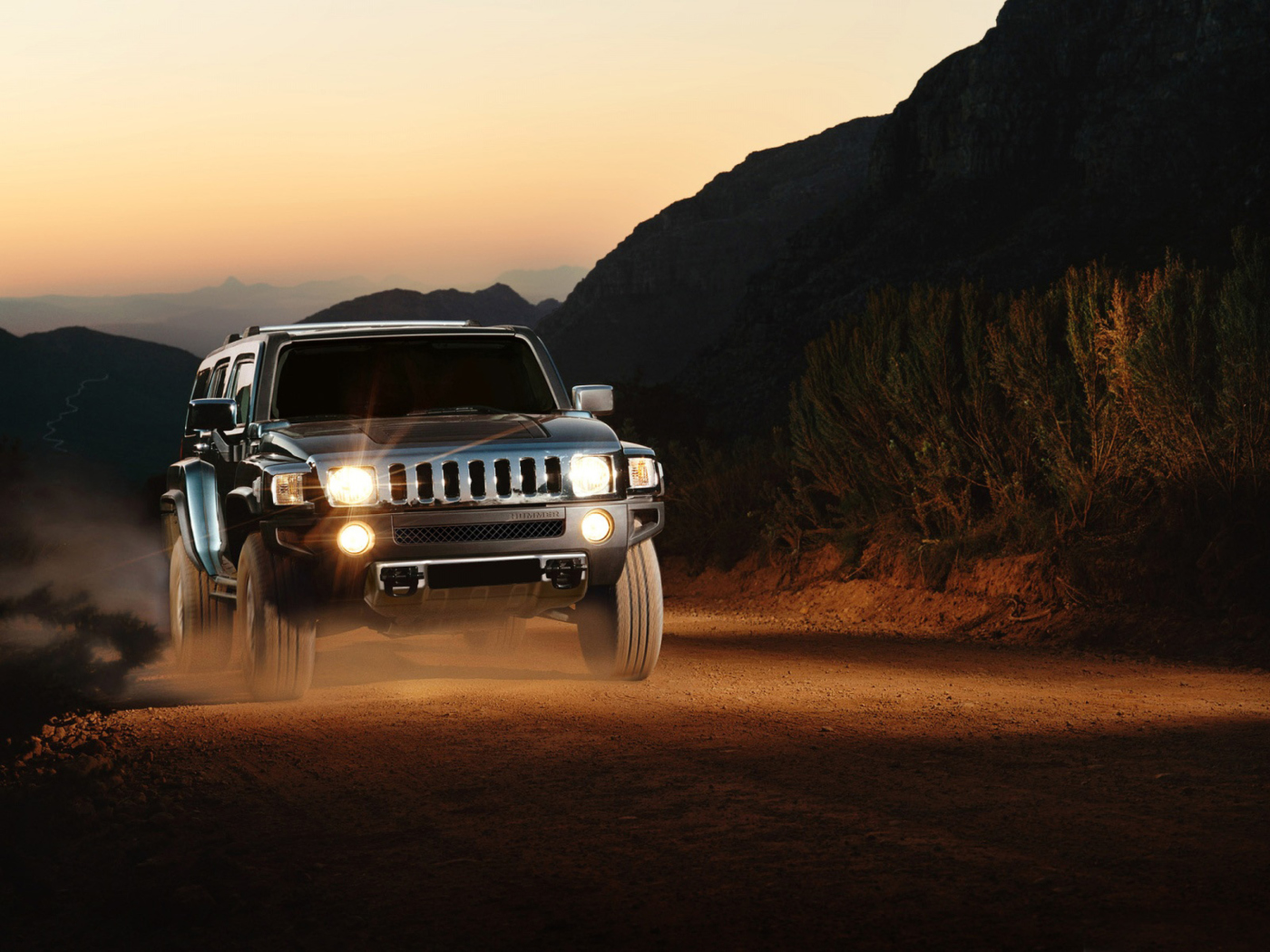 Hummer H3 wallpaper 1400x1050