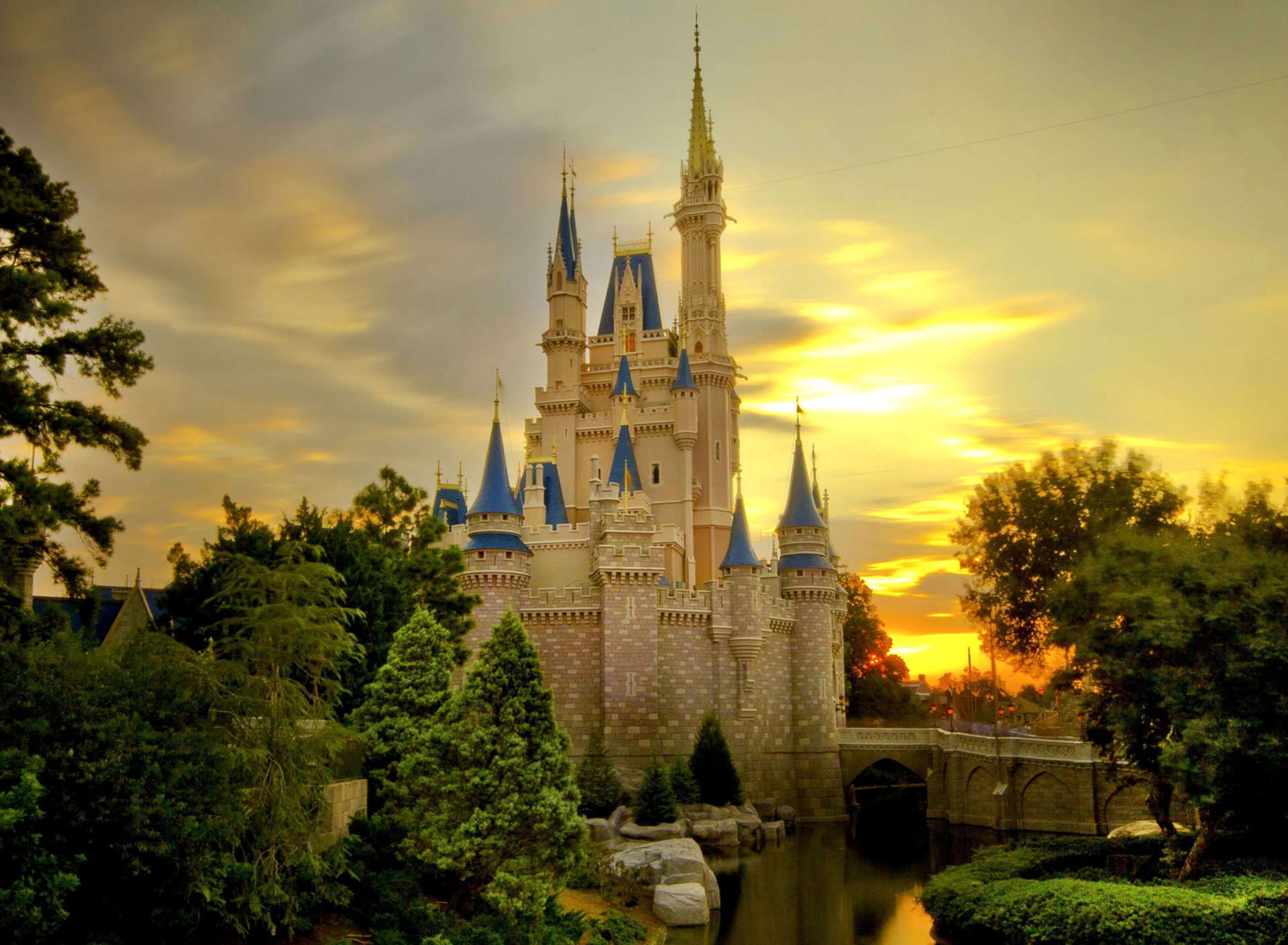 Fondo de pantalla Disneyland Castle 1920x1408