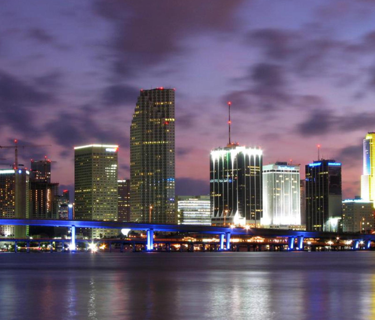 Screenshot №1 pro téma Miami Skyline Dusk 1200x1024