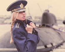 Sfondi Blonde military Girl on Marine Navy 220x176