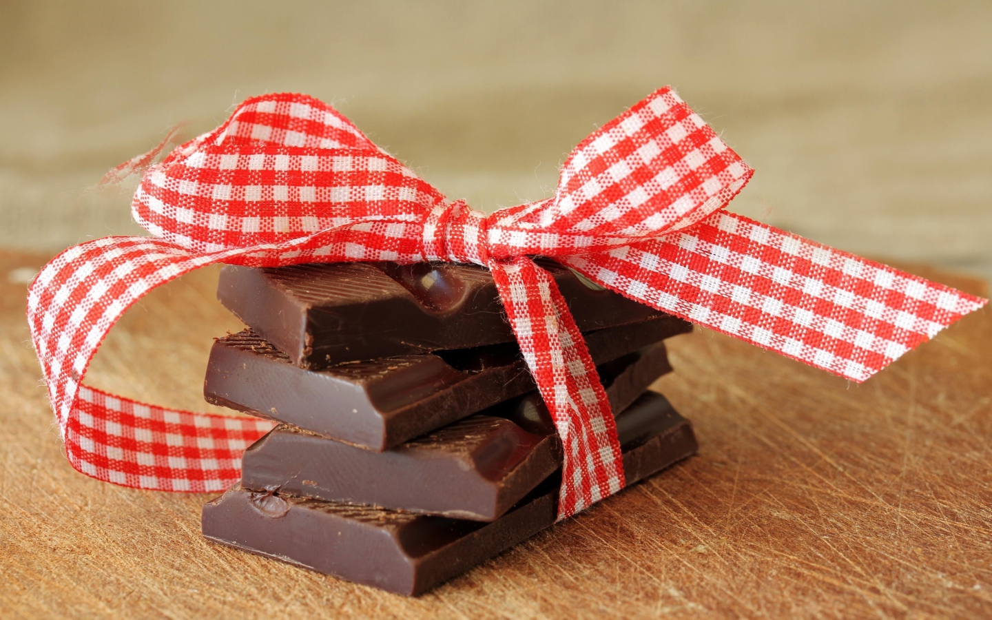 Chocolate And Red Bow screenshot #1 1440x900