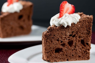 Free Strawberry And Cream Chocolate Cake Picture for Android, iPhone and iPad