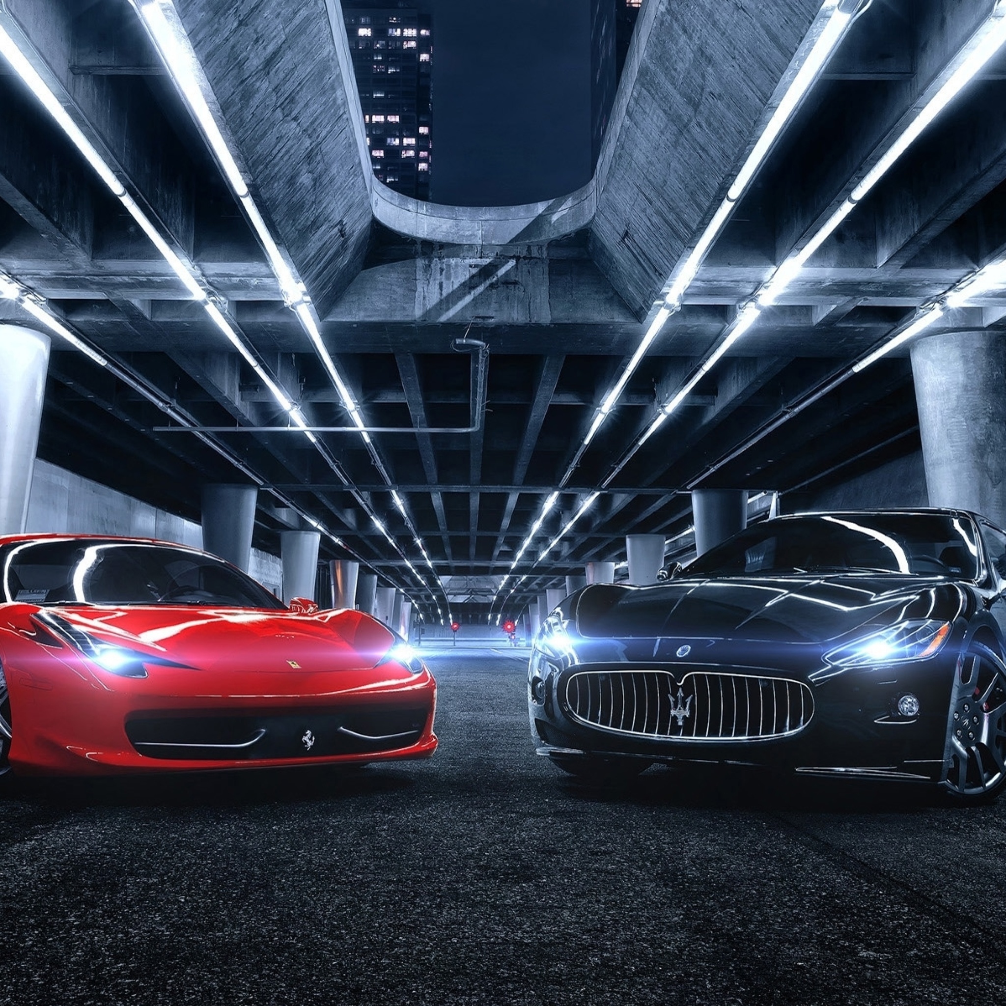 Fondo de pantalla Ferrari compare Maserati 2048x2048