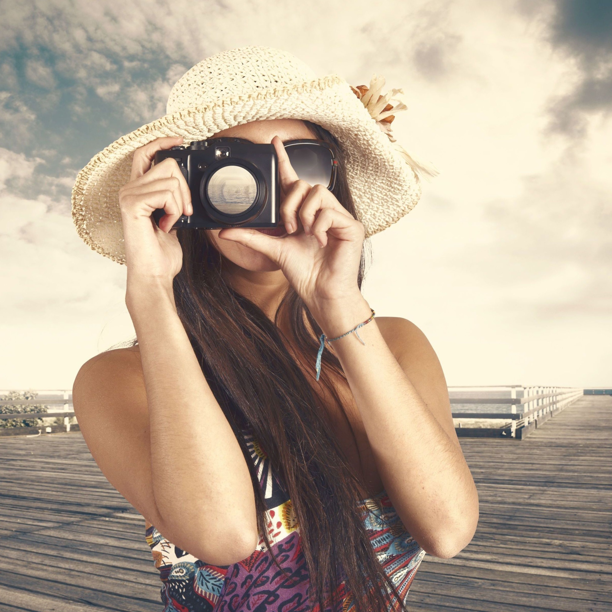 Cute Photographer In Straw Hat wallpaper 2048x2048