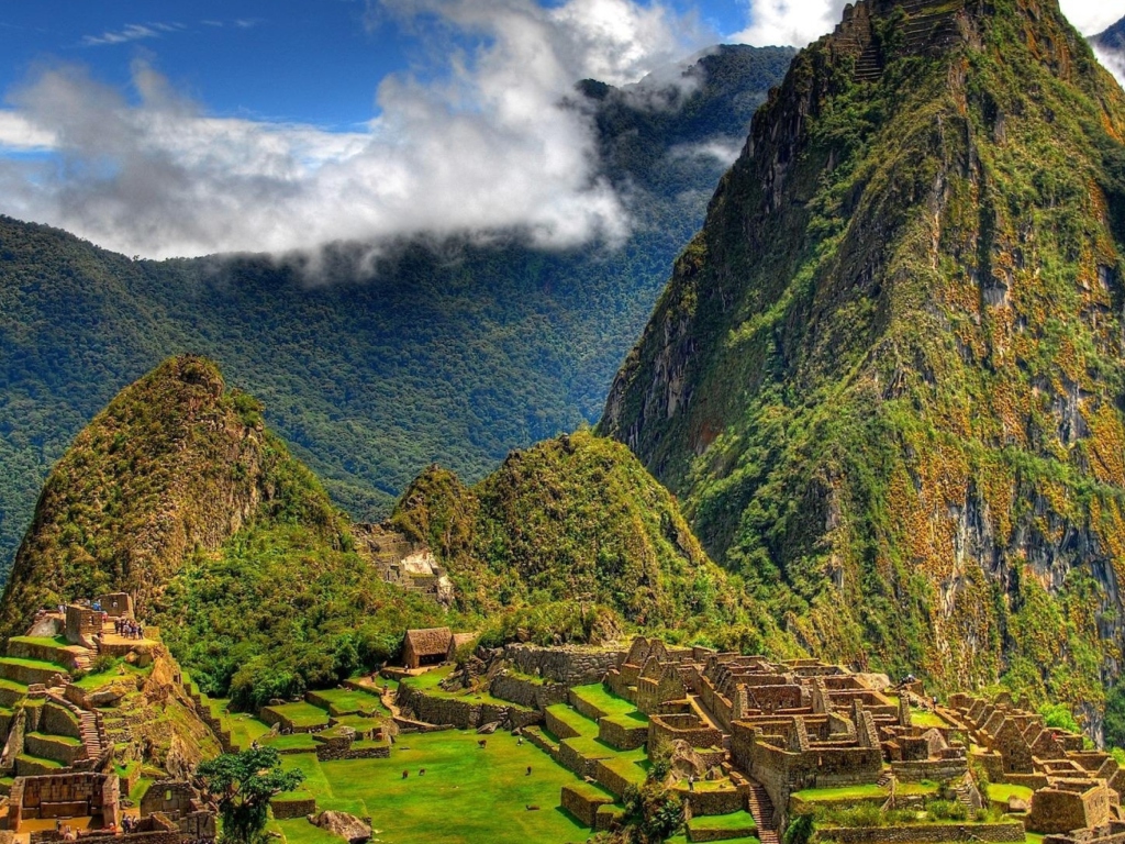 Fondo de pantalla Machu Picchu In Peru 1024x768