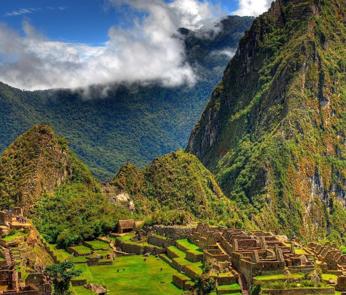 Fondo de pantalla Machu Picchu In Peru 1200x1024