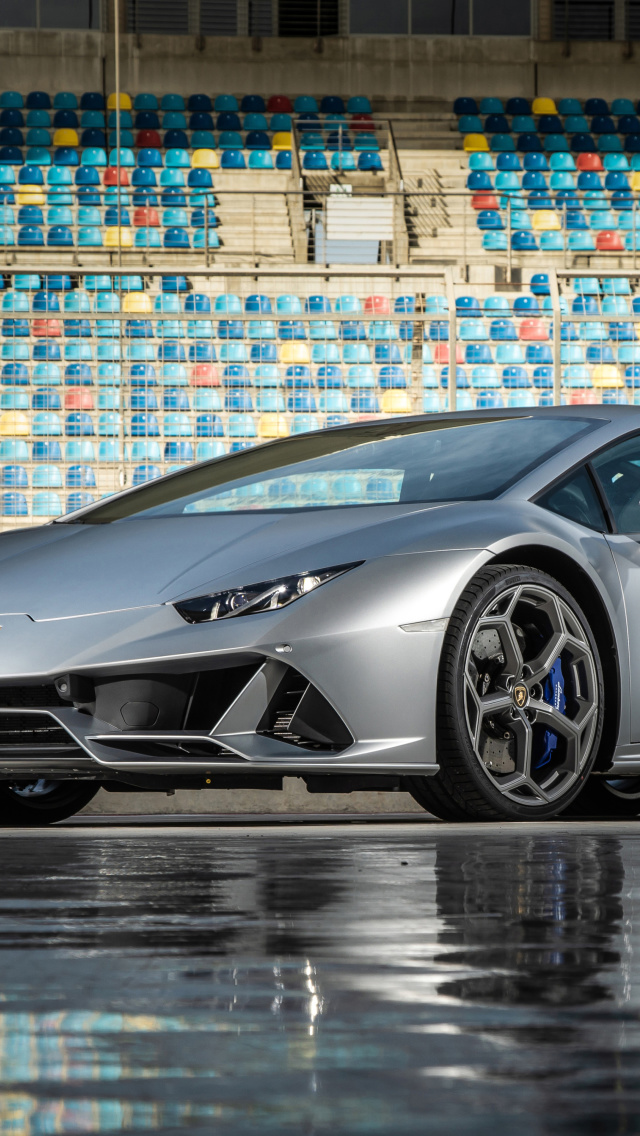 Обои 2020 Lamborghini Huracan Evo 640x1136