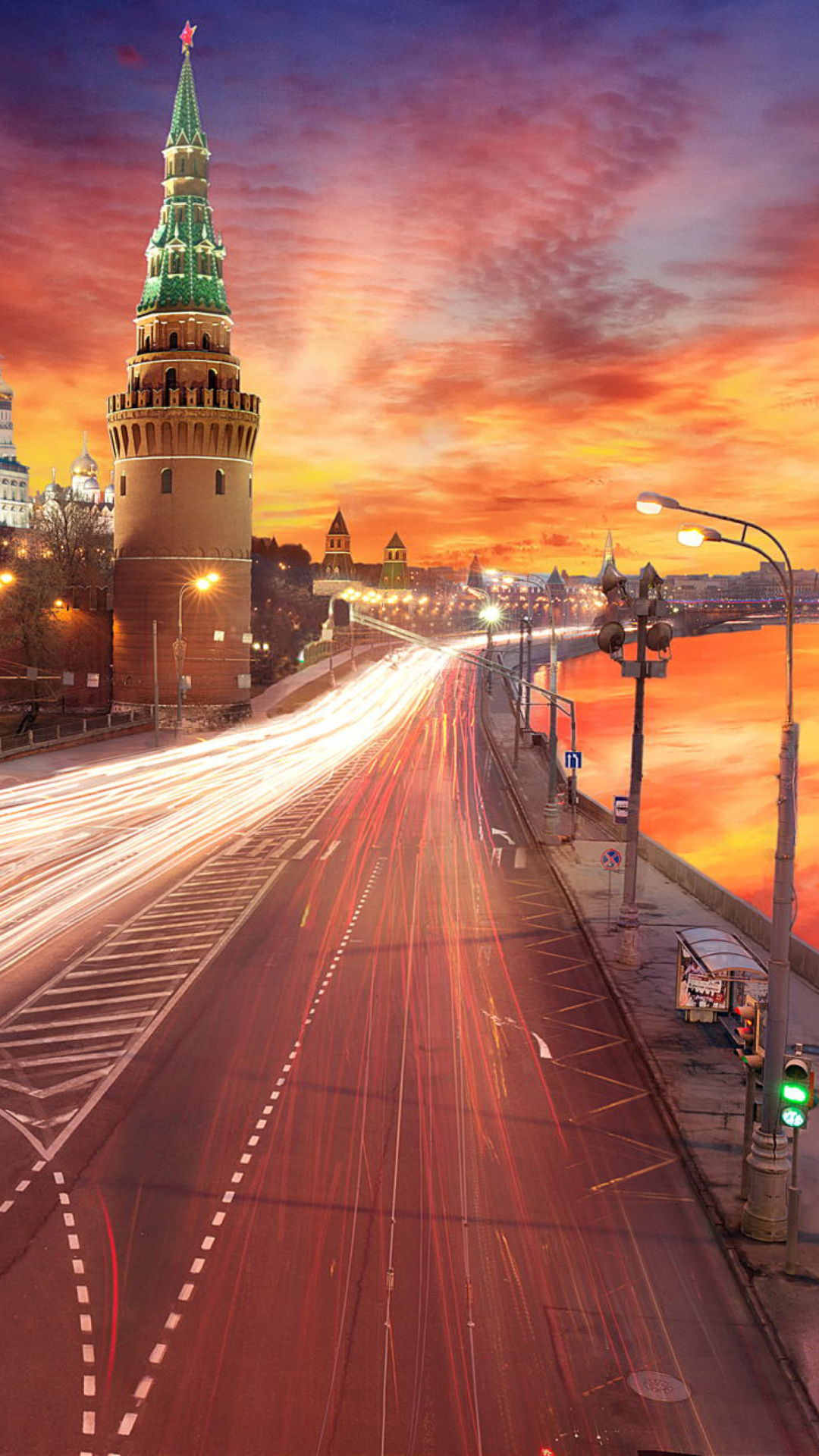 Fondo de pantalla Red Sunset Over Moscow Kremlin 1080x1920