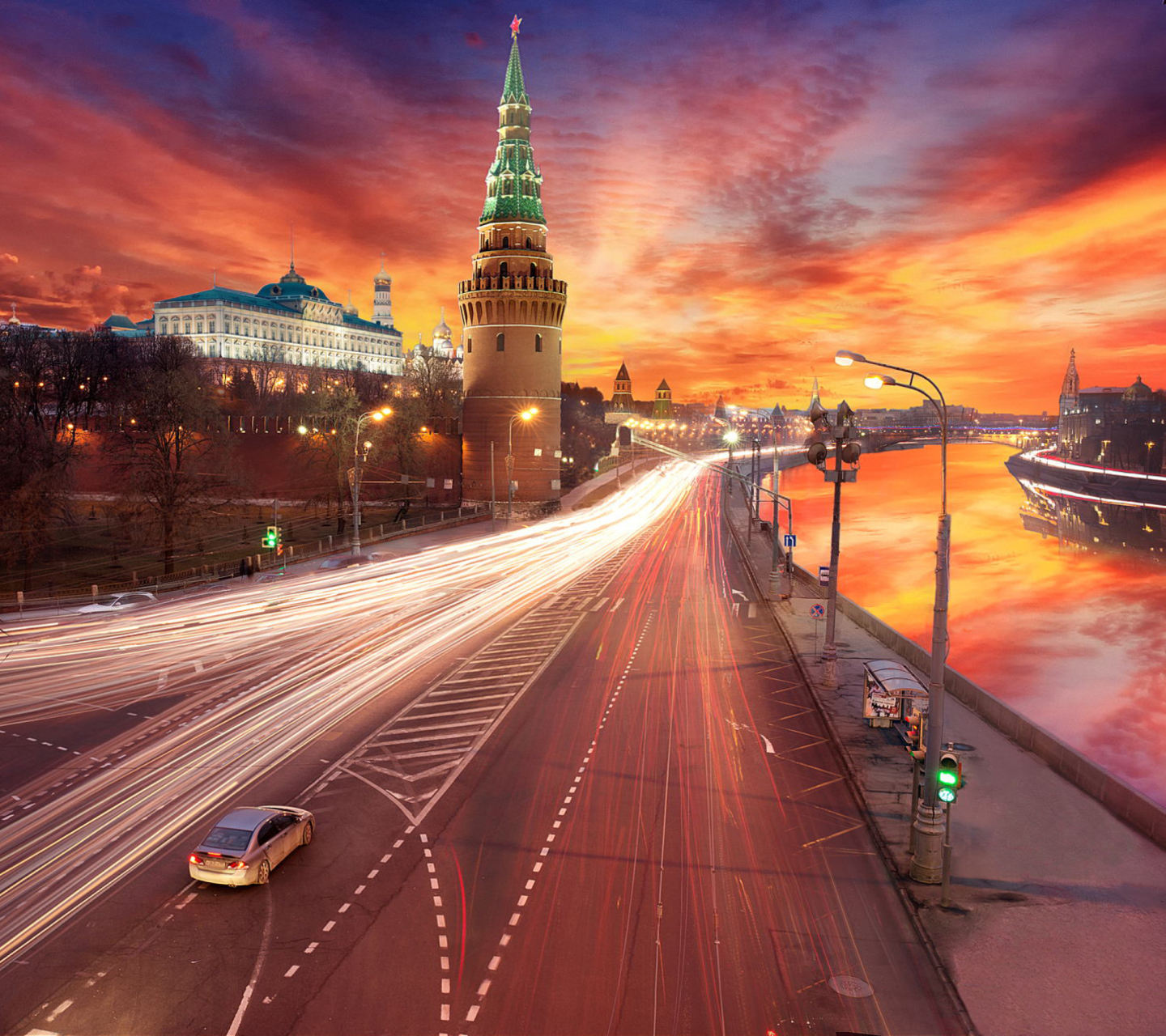 Sfondi Red Sunset Over Moscow Kremlin 1440x1280
