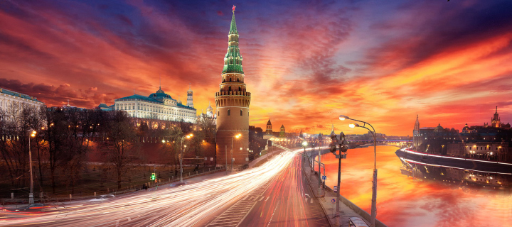 Screenshot №1 pro téma Red Sunset Over Moscow Kremlin 720x320