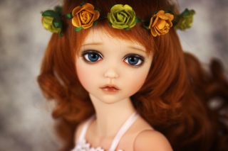Redhead Doll With Flower Crown - Obrázkek zdarma pro 1024x600