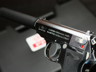 Обои Carl Walther Waffenfabrik 380 ACP Automatic Colt Pistol 320x240