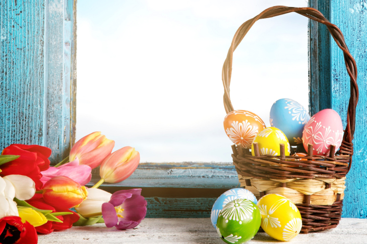 Easter eggs in basket wallpaper