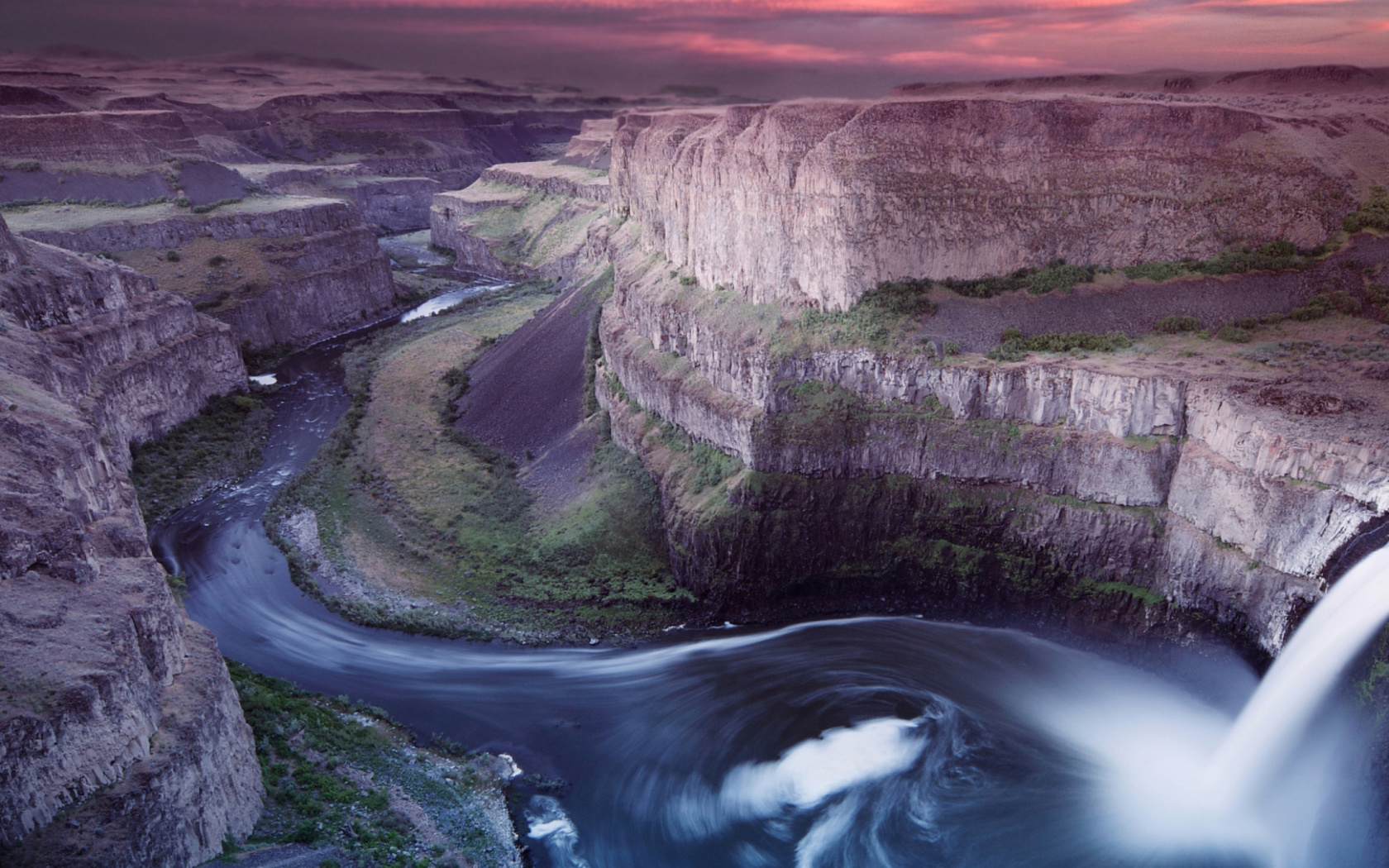 Palouse Falls Park in Washington wallpaper 1680x1050