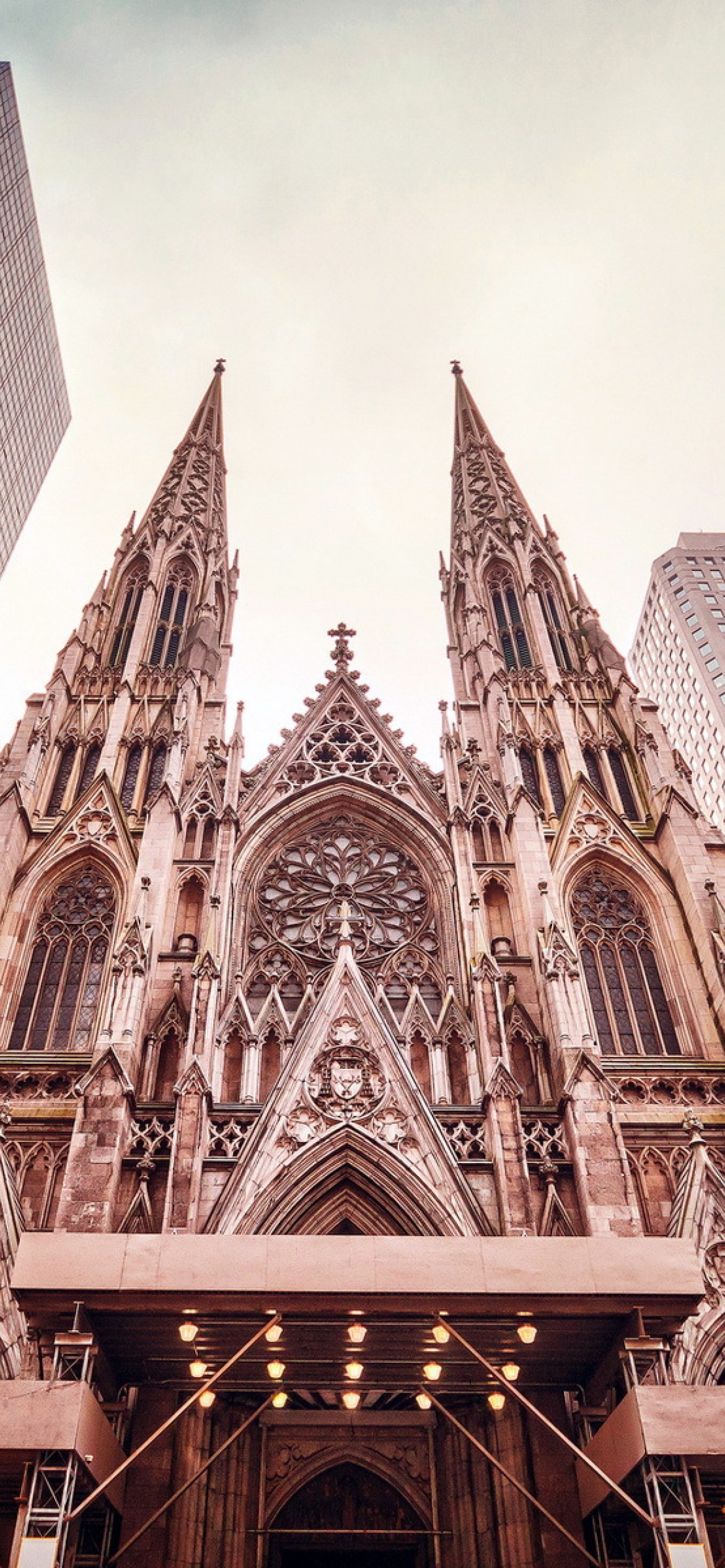 Screenshot №1 pro téma St Patricks Cathedral In New York 1170x2532