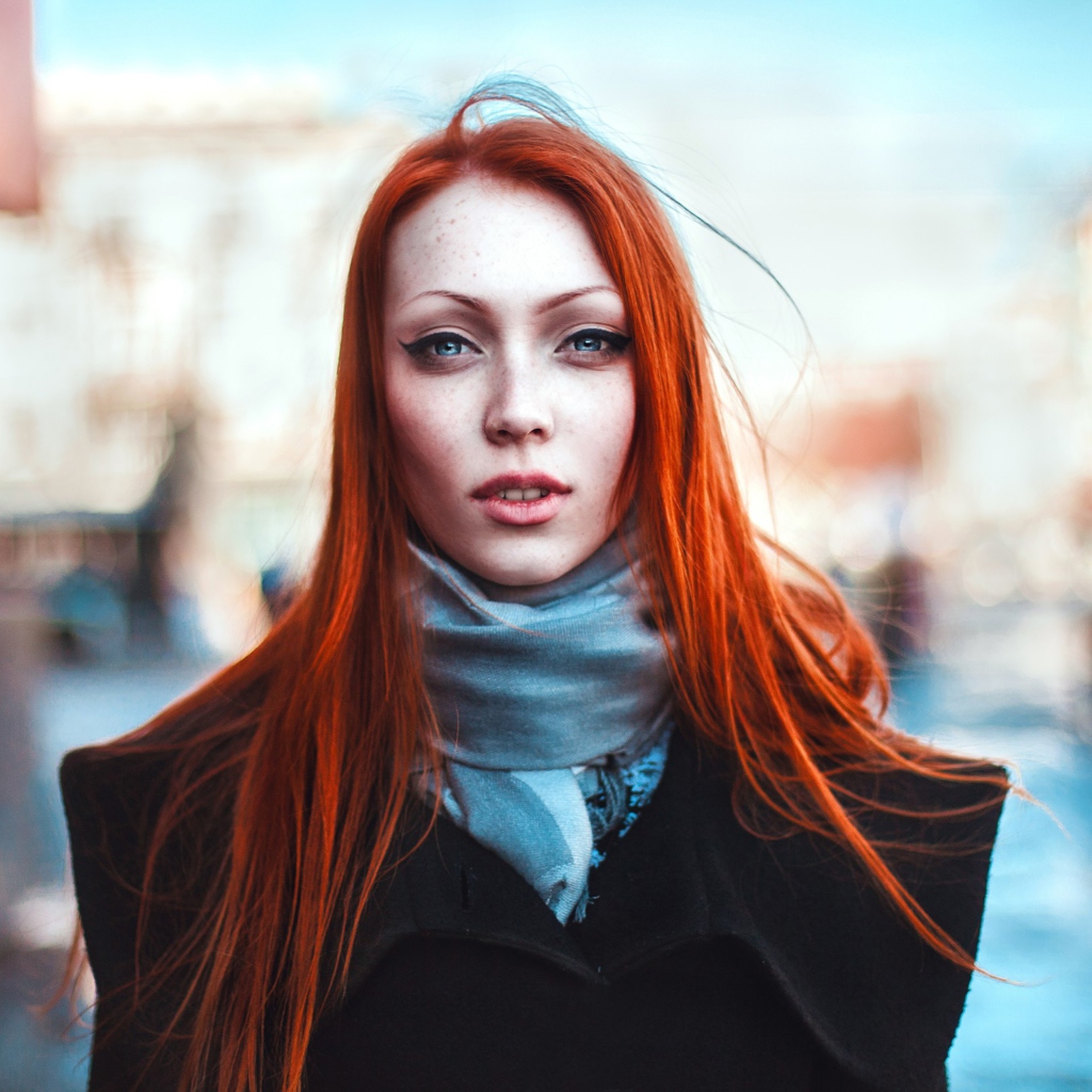 Das Gorgeous Redhead Girl Wallpaper 1024x1024