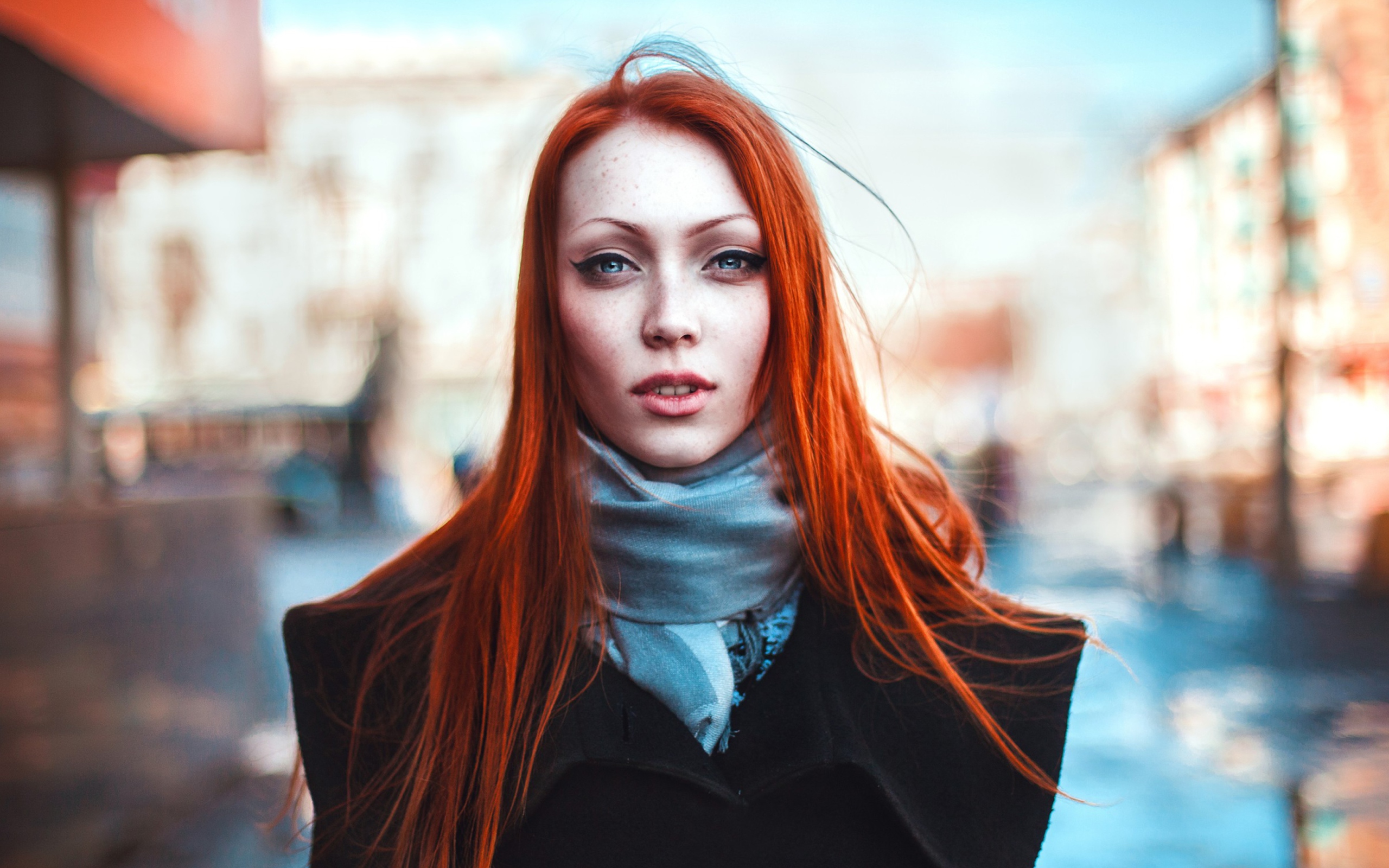 Обои Gorgeous Redhead Girl 2560x1600