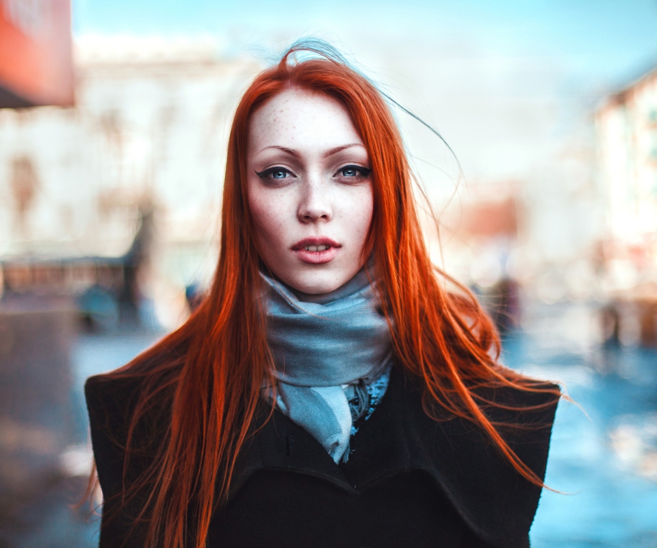 Обои Gorgeous Redhead Girl 960x800