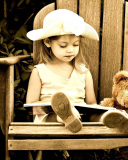 Screenshot №1 pro téma Little Girl Reading Book 128x160