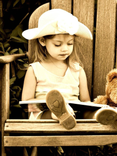 Sfondi Little Girl Reading Book 240x320