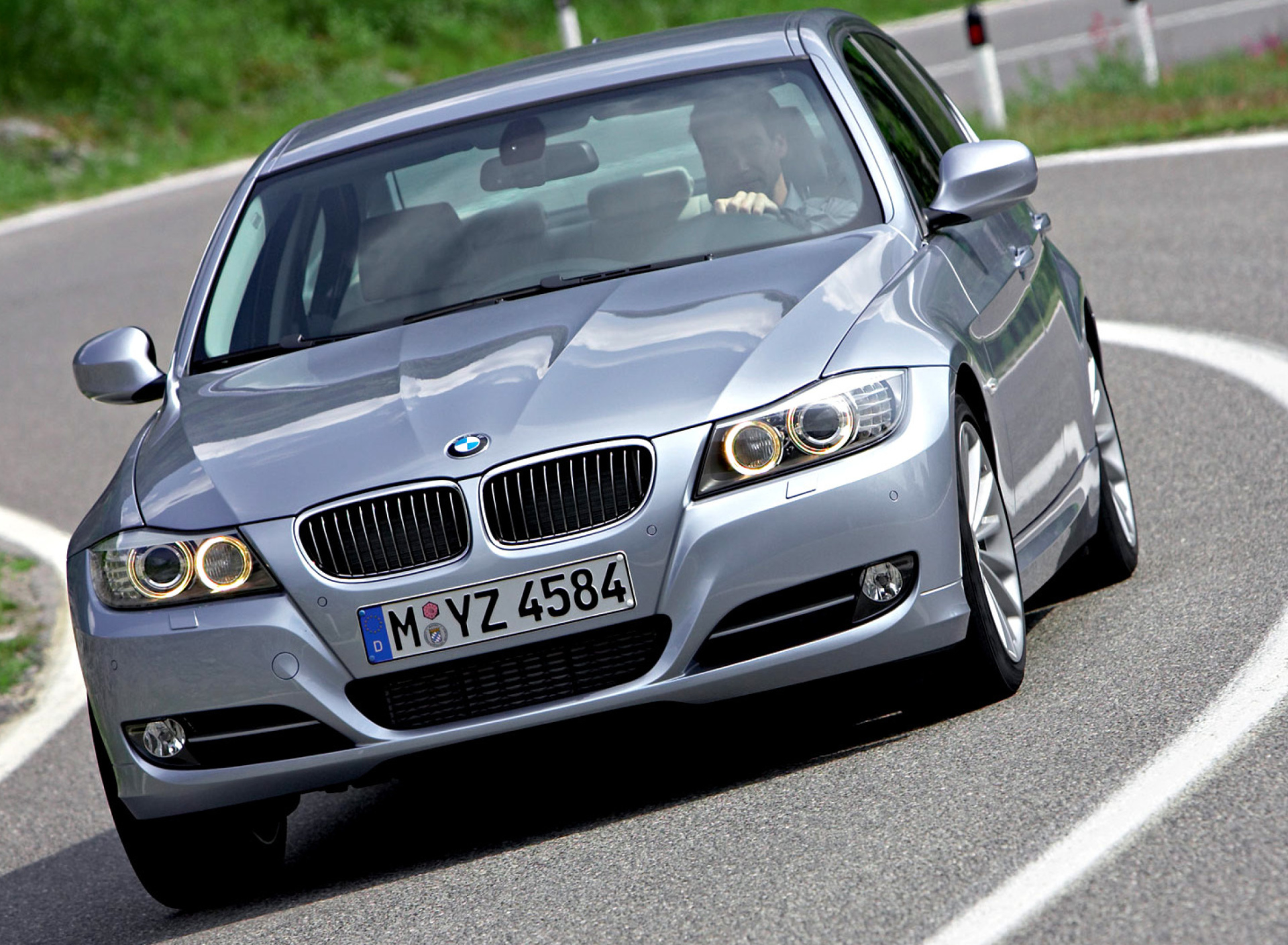 Fondo de pantalla BMW 3 Series E90 325i 1920x1408