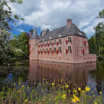 Обои Oude Loo Castle in Apeldoorn in Netherlands 208x208
